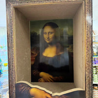 Vintage-style Mona Lisa oil painting frame cat scratcher & cat house