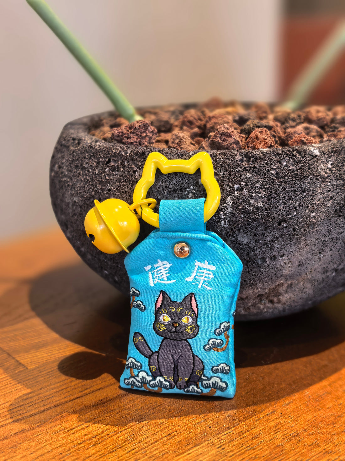 【Meowlly】Momo Vigil Omamori (Talisman)