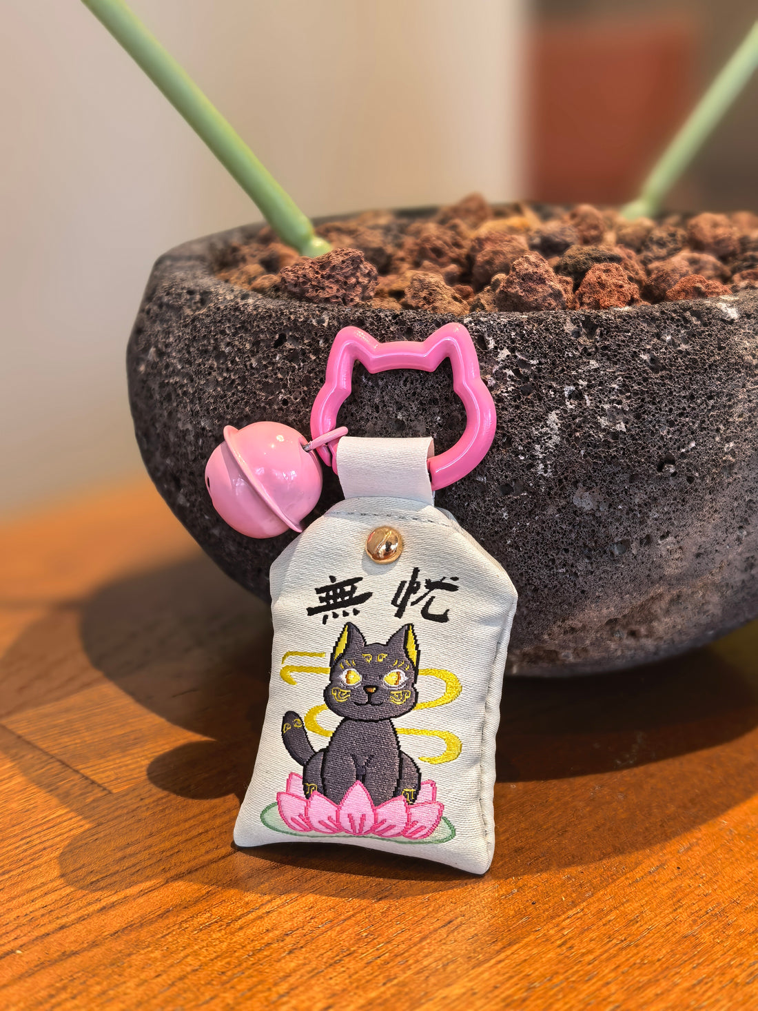 【Meowlly】Momo Vigil Omamori (Talisman)