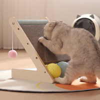 三色球多功能猫抓板