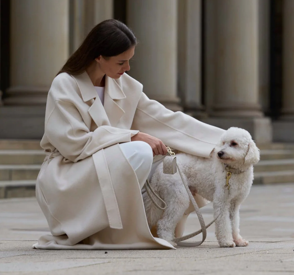 【William Walker】Poop bag dispenser Prestige - Almond