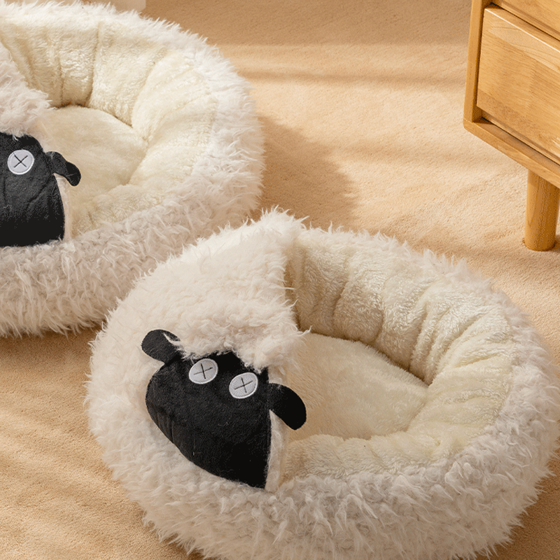 Baa～ Adorable Little Sheep Comfy Soft Pet Bed - with Pocket Design