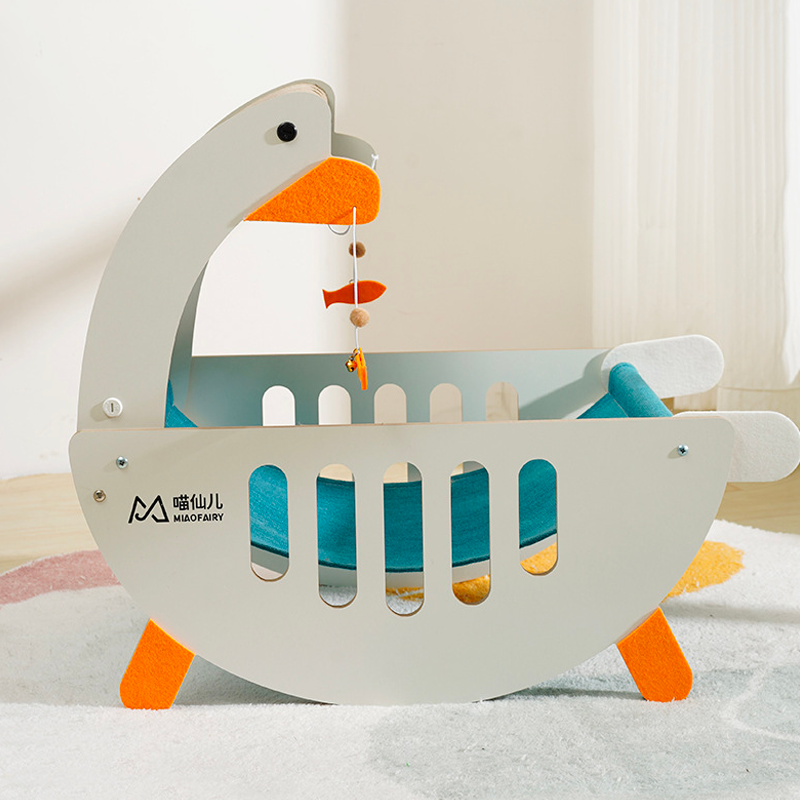 White Goose Multifunctional Scratchboard Bed