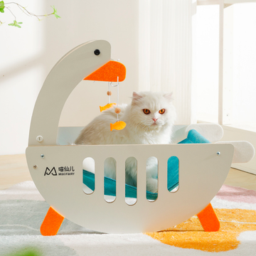 White Goose Multifunctional Scratchboard Bed