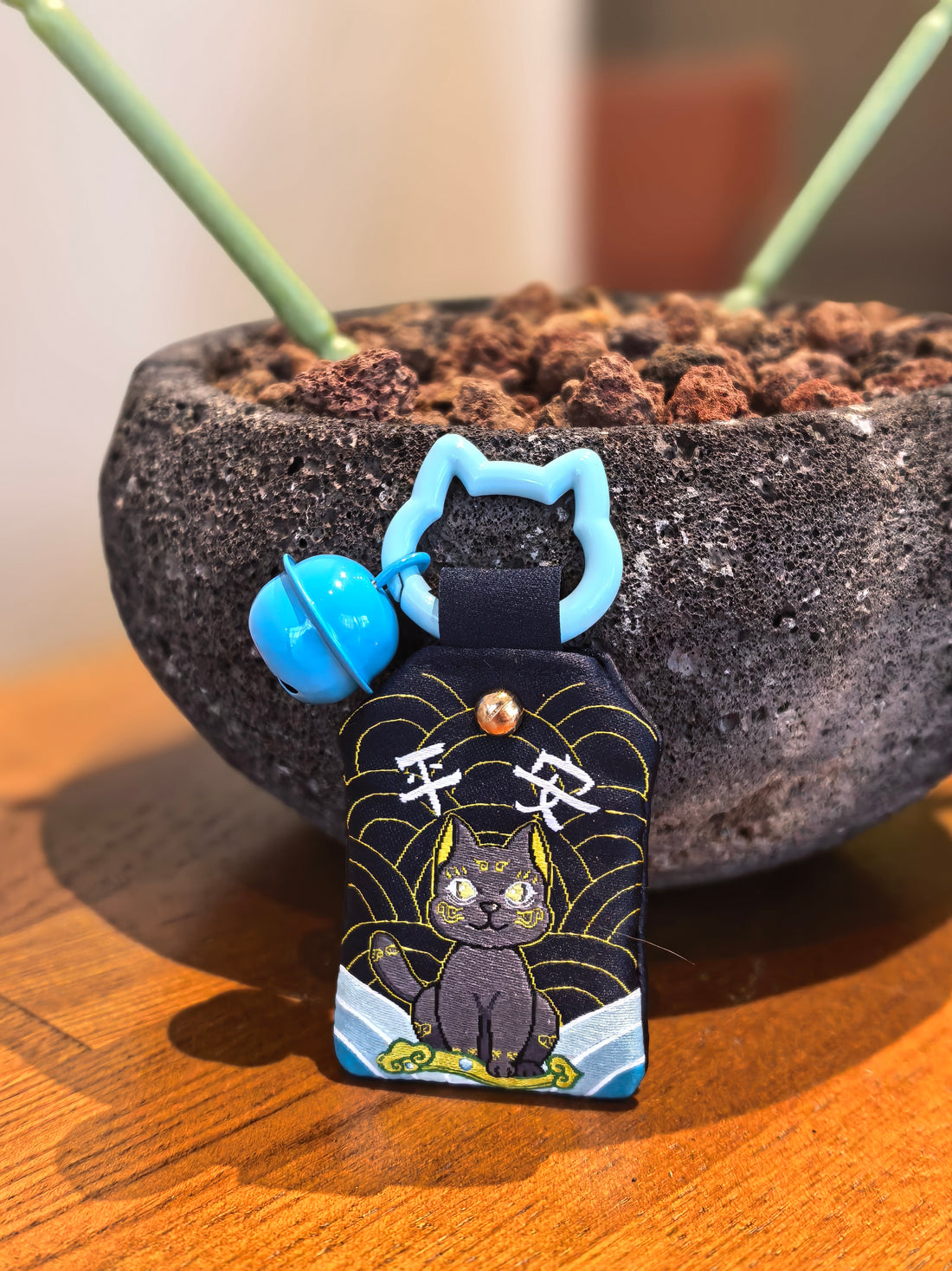 【Meowlly】Momo Vigil Omamori (Talisman)
